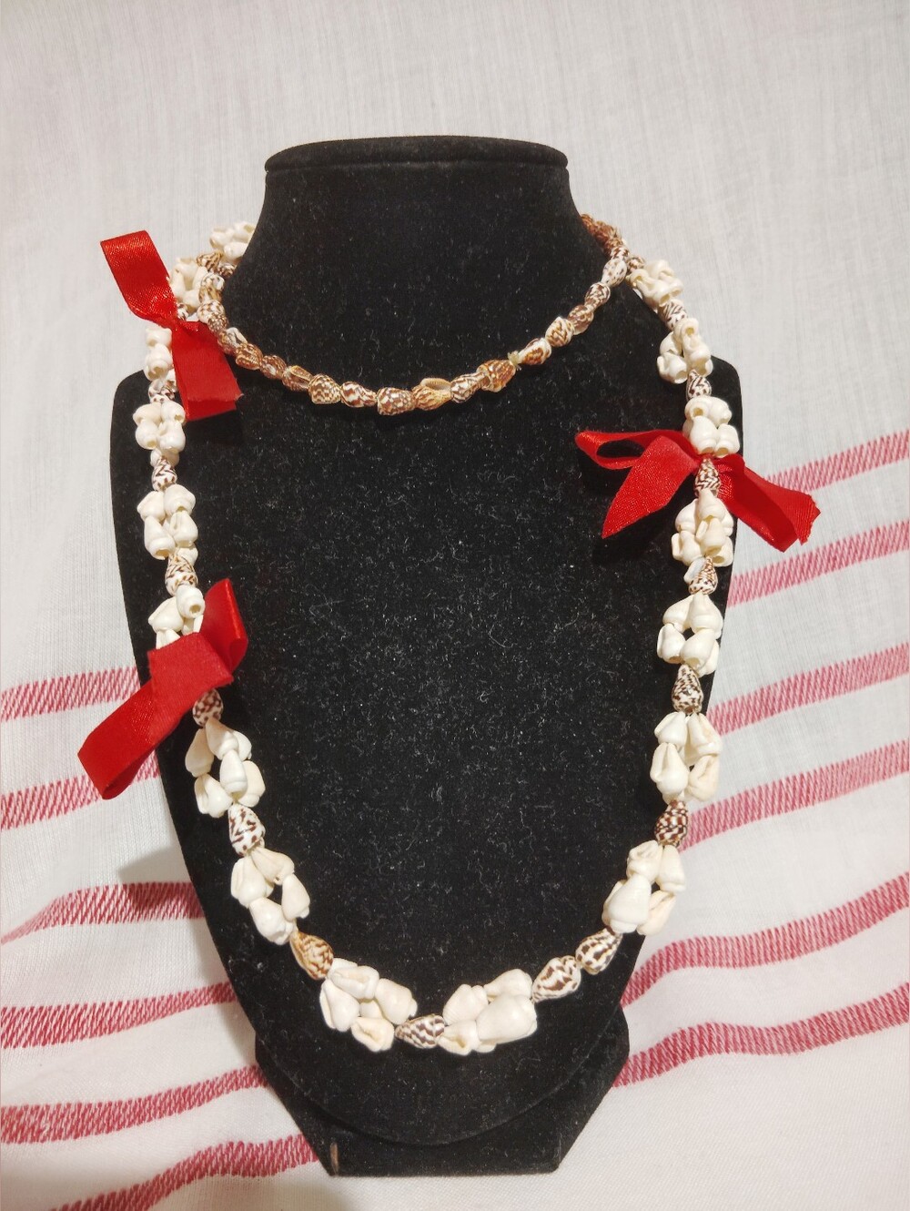 Vintage Seashell Necklace. Late '80S Early '90S. 17'' Seashell Necklace. (Bag 2)